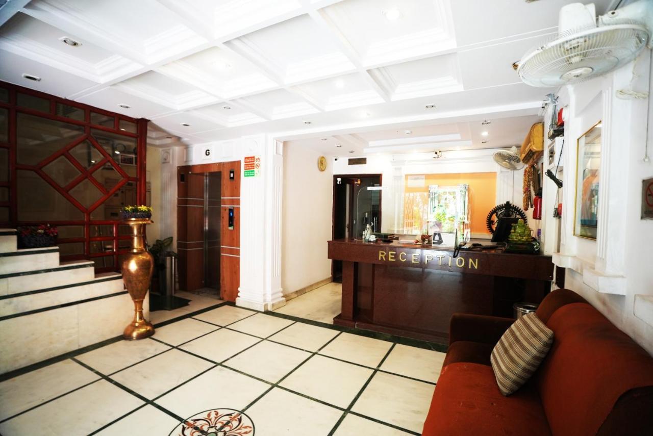 Hotel Classic New Delhi Exterior photo